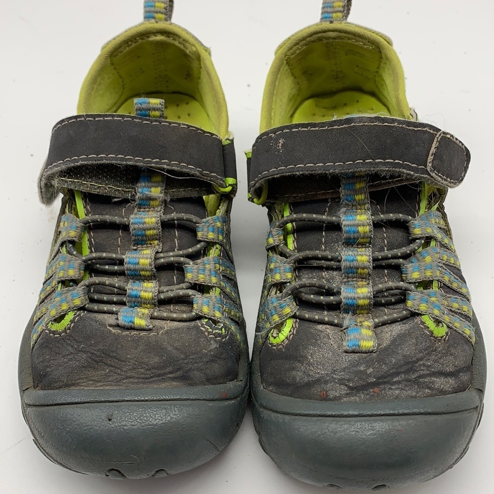 Smart Fit Boy's Gray and Green Sandals size 9.5